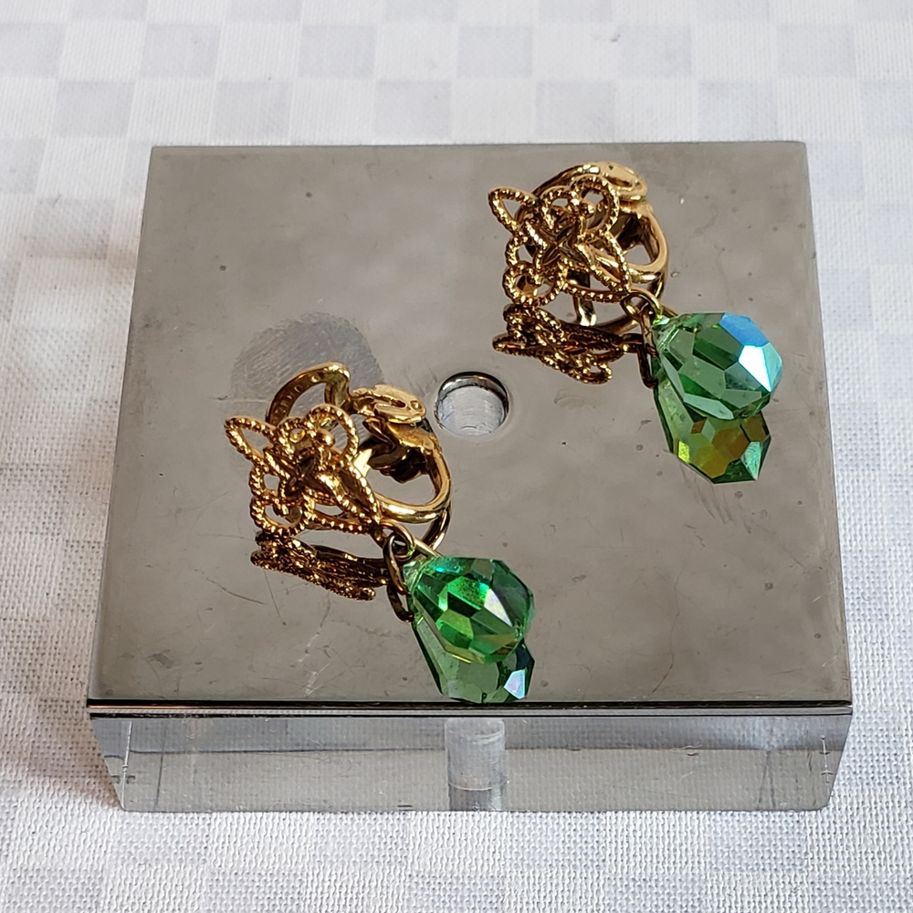 Green Crystal Gold Filigree Clip-on Earrings - Vintage